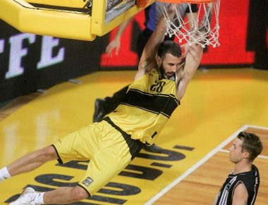 Basket League: «Κίτρινο» βάφτηκε το ντέρμπι της Θεσσαλονίκης για τα play off